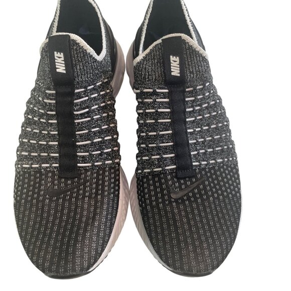 Nike Womens Black/White  React Phantom Run Flyknit 2  US 7 Comfort Stretch Light - Picture 2 of 5